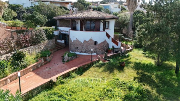 casa indipendente in vendita ad Arzachena in zona Baja Sardinia