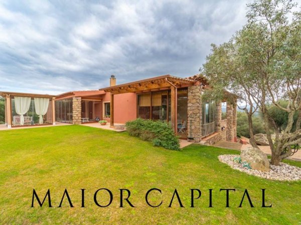 casa indipendente in vendita ad Arzachena in zona Porto Cervo