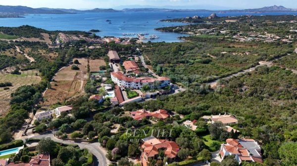casa indipendente in vendita ad Arzachena in zona Baja Sardinia
