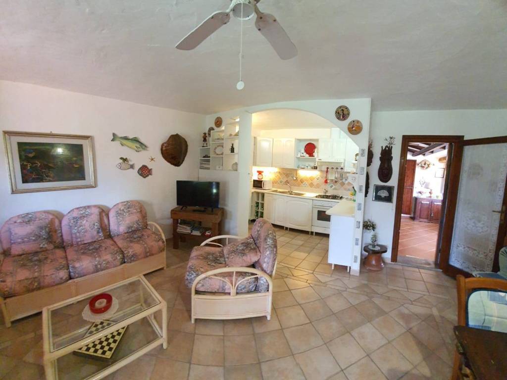 casa indipendente in vendita ad Arzachena in zona Baja Sardinia