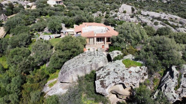 casa indipendente in vendita ad Arzachena