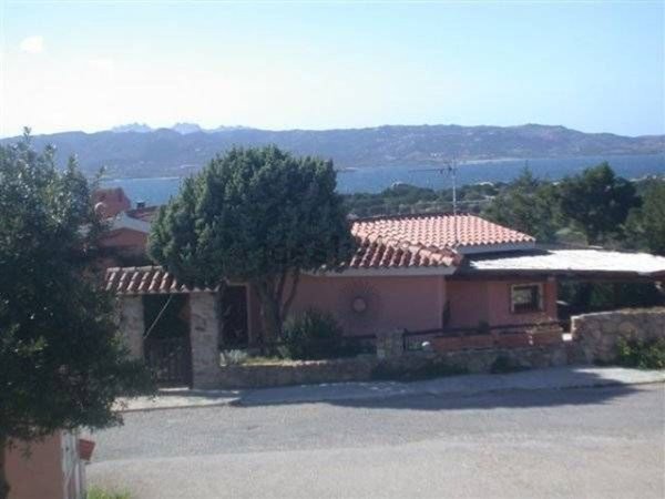 appartamento in vendita ad Arzachena in zona Baja Sardinia