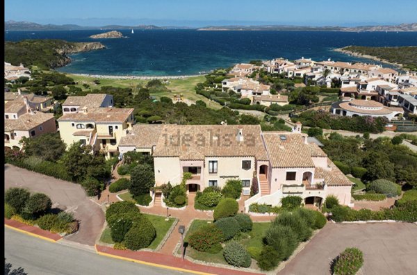 appartamento in vendita ad Arzachena