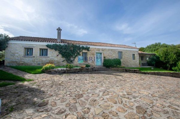 casa indipendente in vendita ad Arzachena