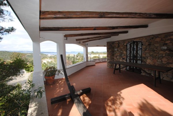 casa indipendente in vendita ad Arzachena in zona Baja Sardinia
