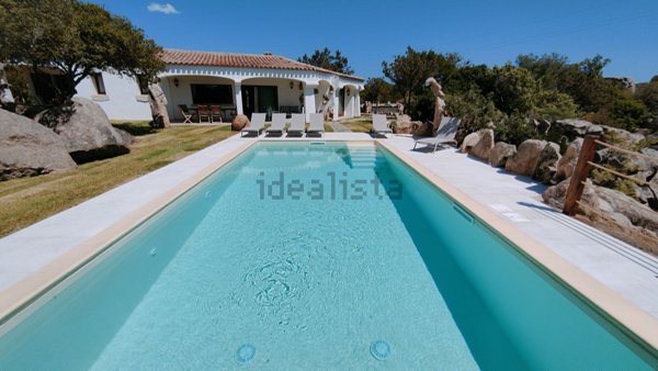 casa indipendente in vendita ad Arzachena