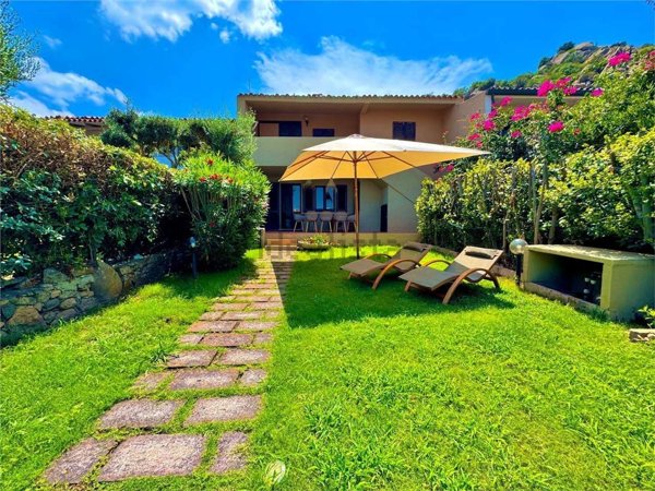 appartamento in vendita ad Arzachena in zona Porto Cervo