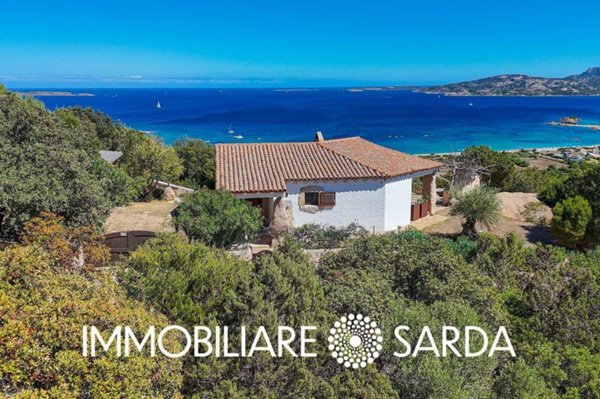 casa indipendente in vendita ad Arzachena in zona Cannigione