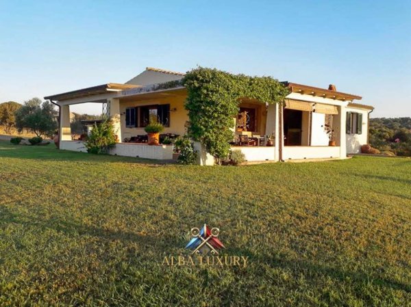casa indipendente in vendita ad Arzachena