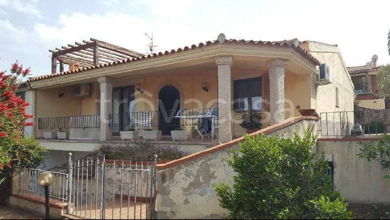 appartamento in vendita ad Arzachena in zona Cannigione