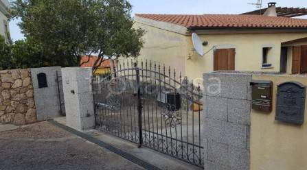 appartamento in vendita ad Arzachena in zona Cannigione