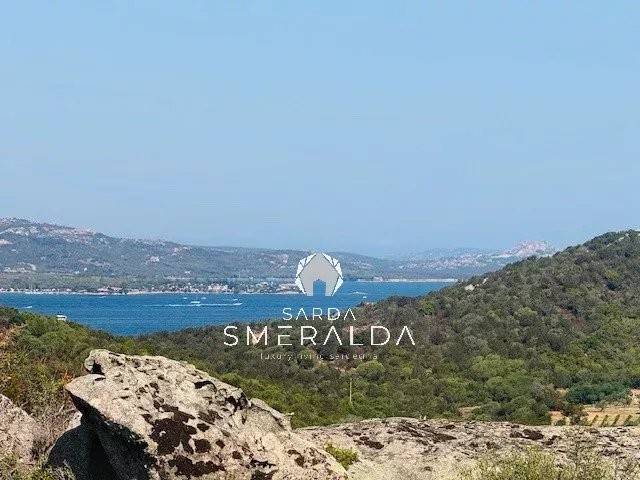 casa indipendente in vendita ad Arzachena in zona Baja Sardinia