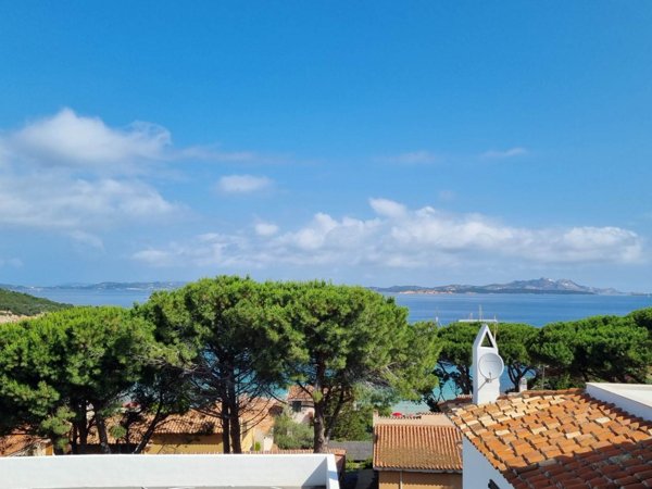 appartamento in vendita ad Arzachena in zona Baja Sardinia