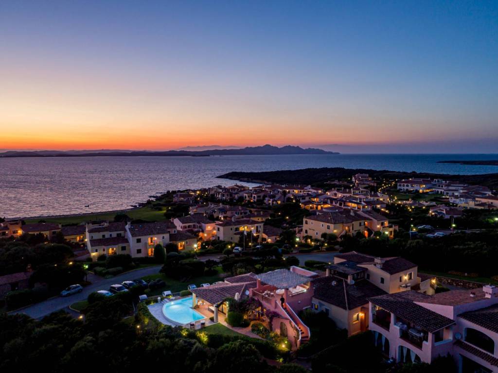 casa indipendente in vendita ad Arzachena in zona Porto Cervo