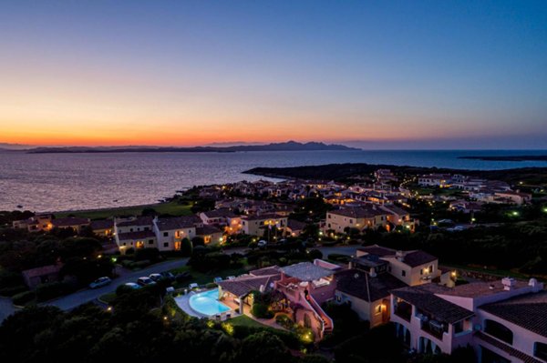 casa indipendente in vendita ad Arzachena in zona Porto Cervo