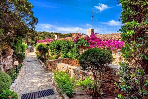 appartamento in vendita ad Arzachena in zona Baja Sardinia