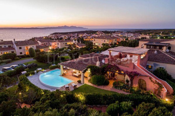 casa indipendente in vendita ad Arzachena in zona Porto Cervo