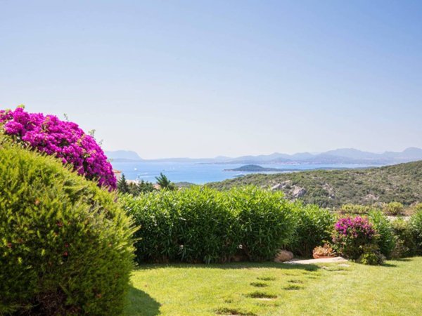 appartamento in vendita ad Arzachena in zona Porto Cervo