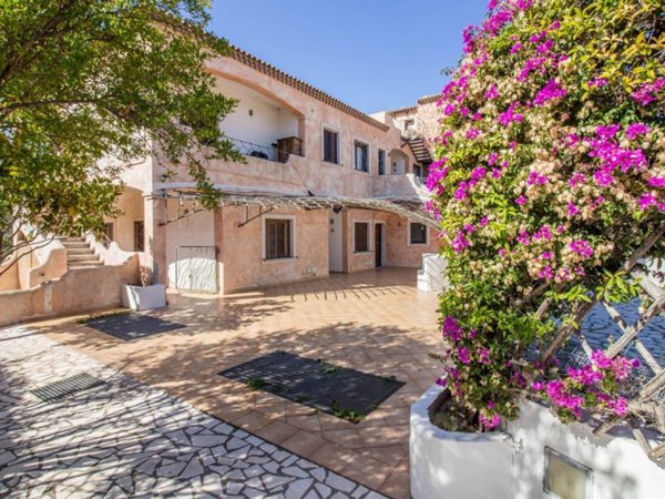 appartamento in vendita ad Arzachena in zona Porto Cervo