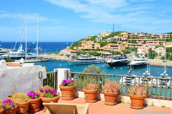 appartamento in vendita ad Arzachena in zona Porto Cervo