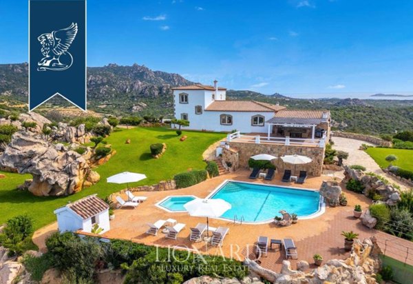 casa indipendente in vendita ad Arzachena in zona Porto Cervo