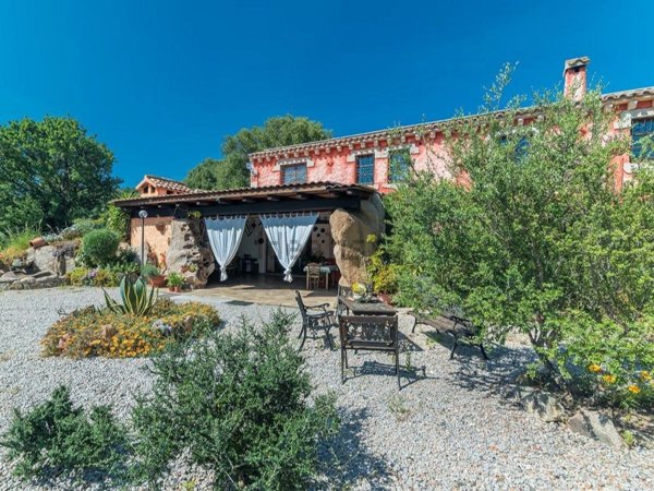 casa indipendente in vendita ad Arzachena in zona Porto Cervo