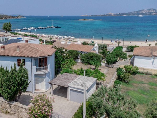 casa indipendente in vendita ad Arzachena in zona Cannigione