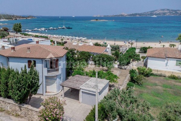 casa indipendente in vendita ad Arzachena in zona Cannigione