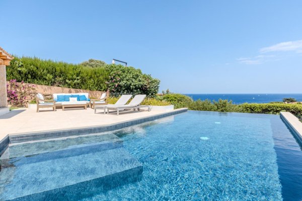 casa indipendente in vendita ad Arzachena