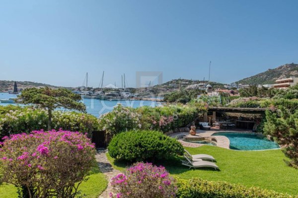 casa indipendente in vendita ad Arzachena in zona Porto Cervo