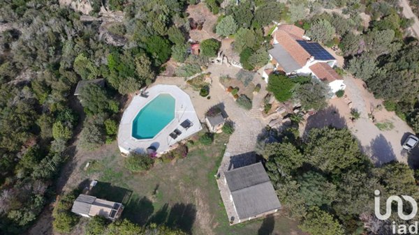casa indipendente in vendita ad Arzachena in zona Cannigione