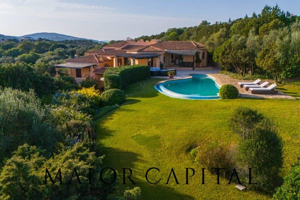 casa indipendente in vendita ad Arzachena in zona Porto Cervo