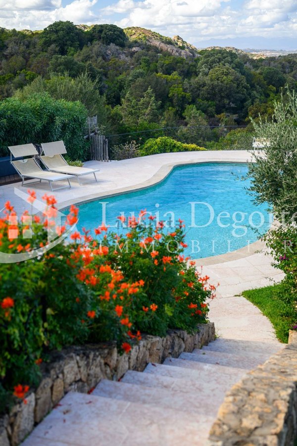 casa indipendente in vendita ad Arzachena in zona Porto Cervo