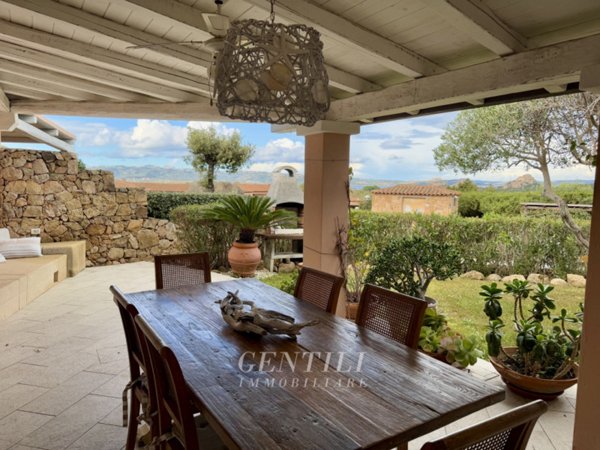 appartamento in vendita ad Arzachena in zona Baja Sardinia