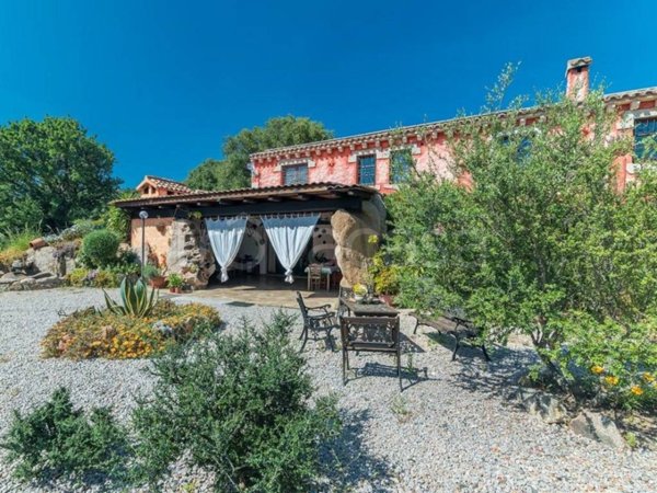 casa indipendente in vendita ad Arzachena in zona Porto Cervo
