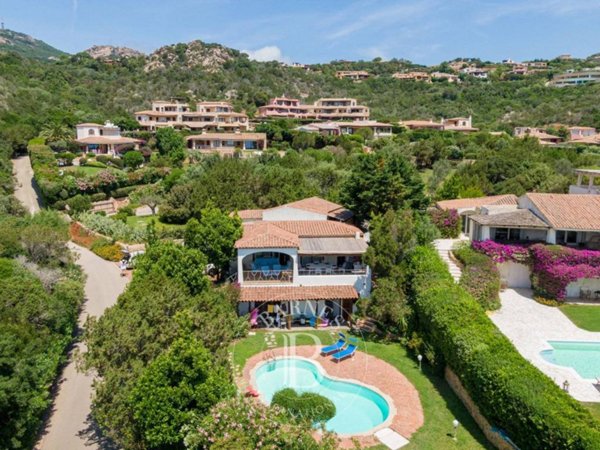 casa indipendente in vendita ad Arzachena in zona Porto Cervo