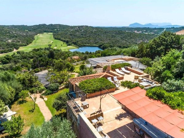 casa indipendente in vendita ad Arzachena in zona Porto Cervo