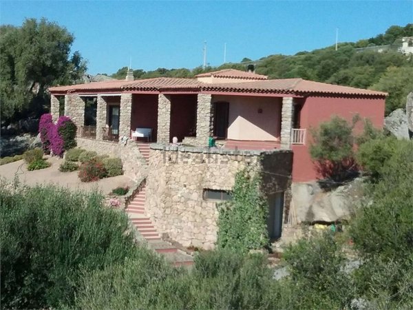 casa indipendente in vendita ad Arzachena in zona Porto Cervo