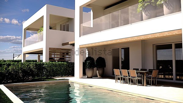 casa indipendente in vendita ad Arzachena in zona Abbiadori