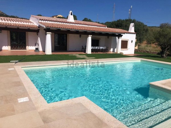 casa indipendente in vendita ad Arzachena