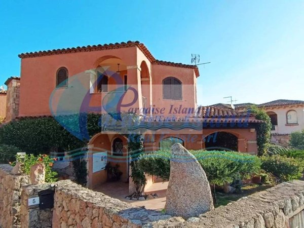 casa indipendente in vendita ad Arzachena in zona Cannigione