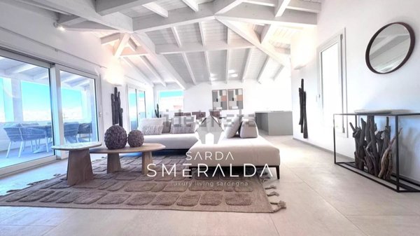 casa indipendente in vendita ad Arzachena in zona Cannigione