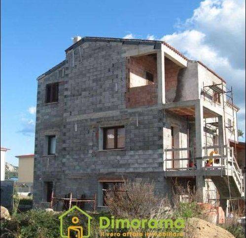 appartamento in vendita ad Arzachena