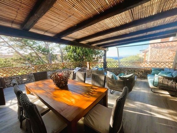 appartamento in vendita ad Arzachena in zona Baja Sardinia