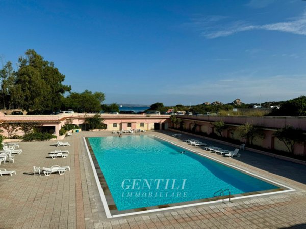 appartamento in vendita ad Arzachena in zona Baja Sardinia