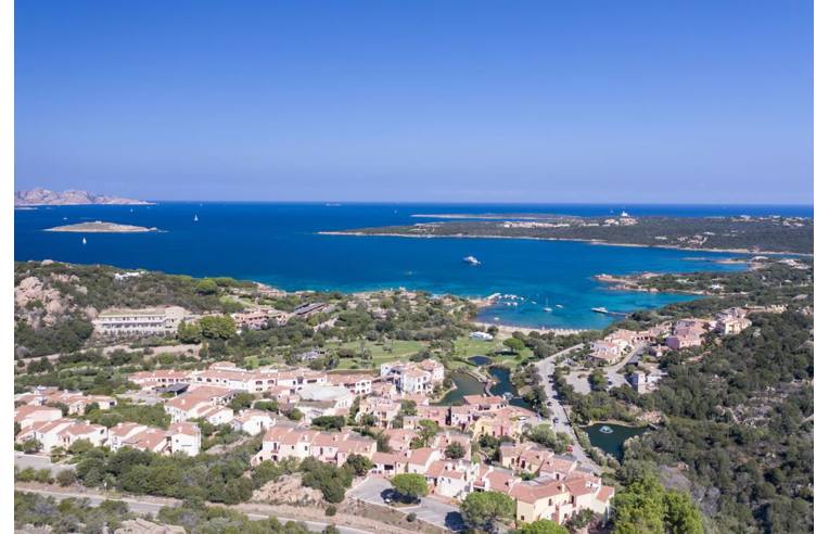 negozio in vendita ad Arzachena in zona Porto Cervo