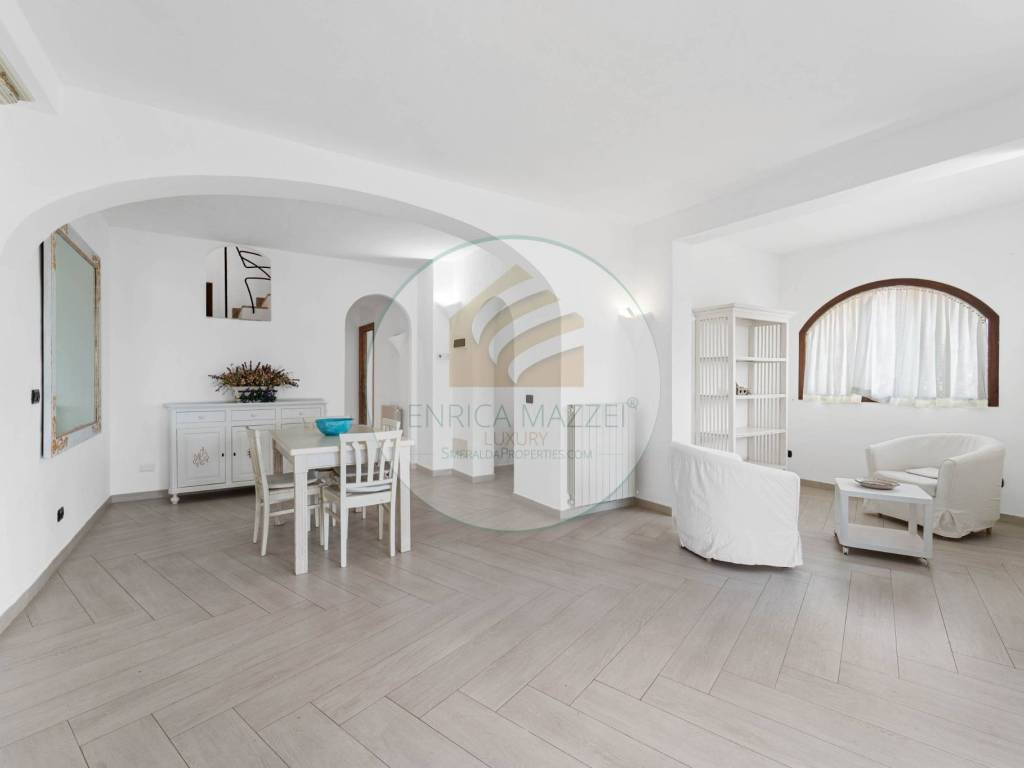 casa indipendente in vendita ad Arzachena in zona Cannigione