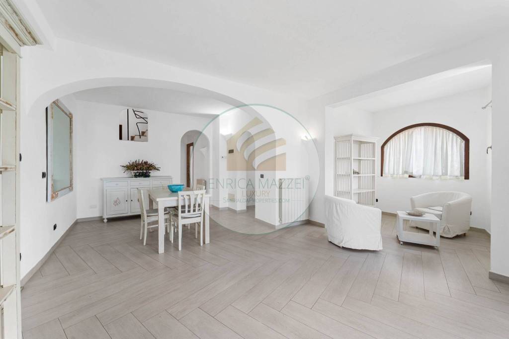 casa indipendente in vendita ad Arzachena in zona Cannigione