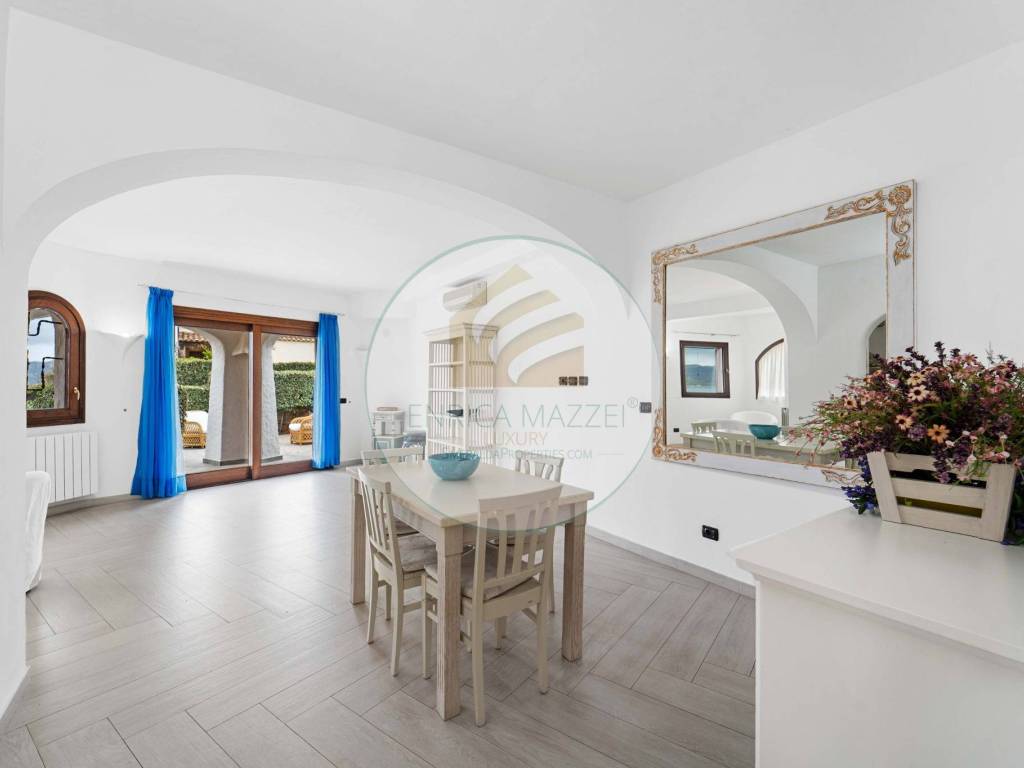 casa indipendente in vendita ad Arzachena in zona Cannigione