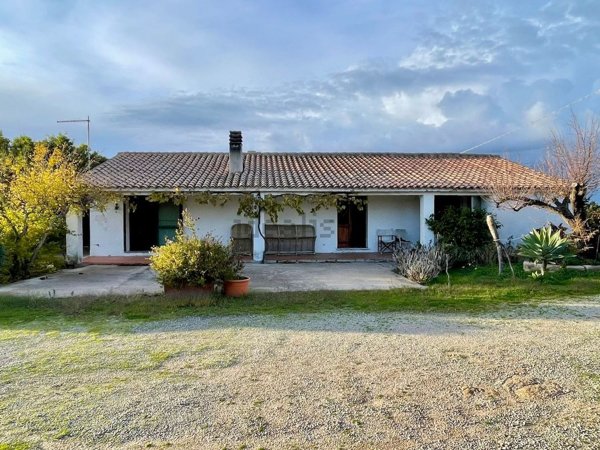 casale in vendita ad Arzachena